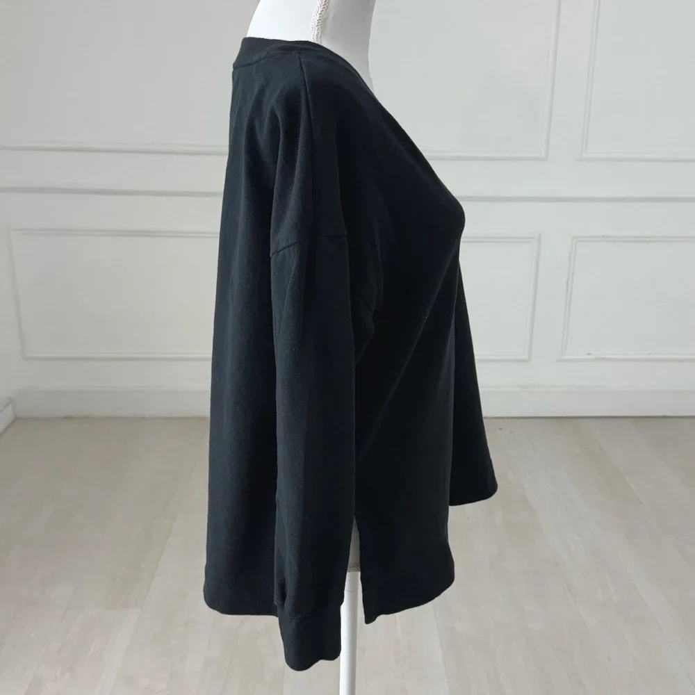 Gap Sweatshirt Women Medium Black V-Neck Side Slit Fleece Lined Pullover‎ Top